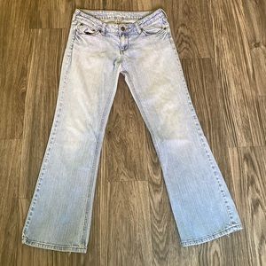 Bullhead Light Wash Jeans